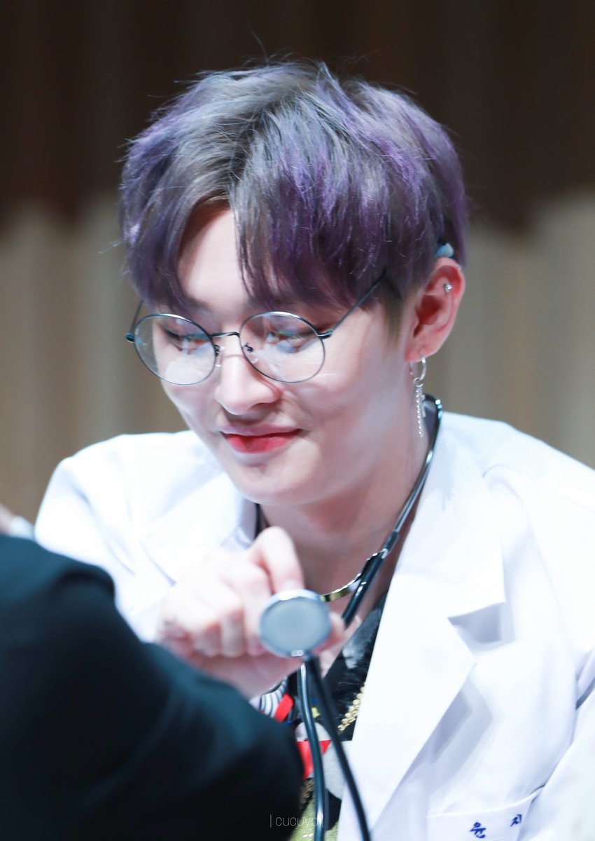 Cucuyowa's tweet photo. 180401 영풍 jcc 팬싸  치킨 쌓아다가 주고싶은 윤지성!!!! 냉지성 온자성 다 예쁜 지성이 보고싶어💞❤️ https://t.co/w9RhTE5JQV