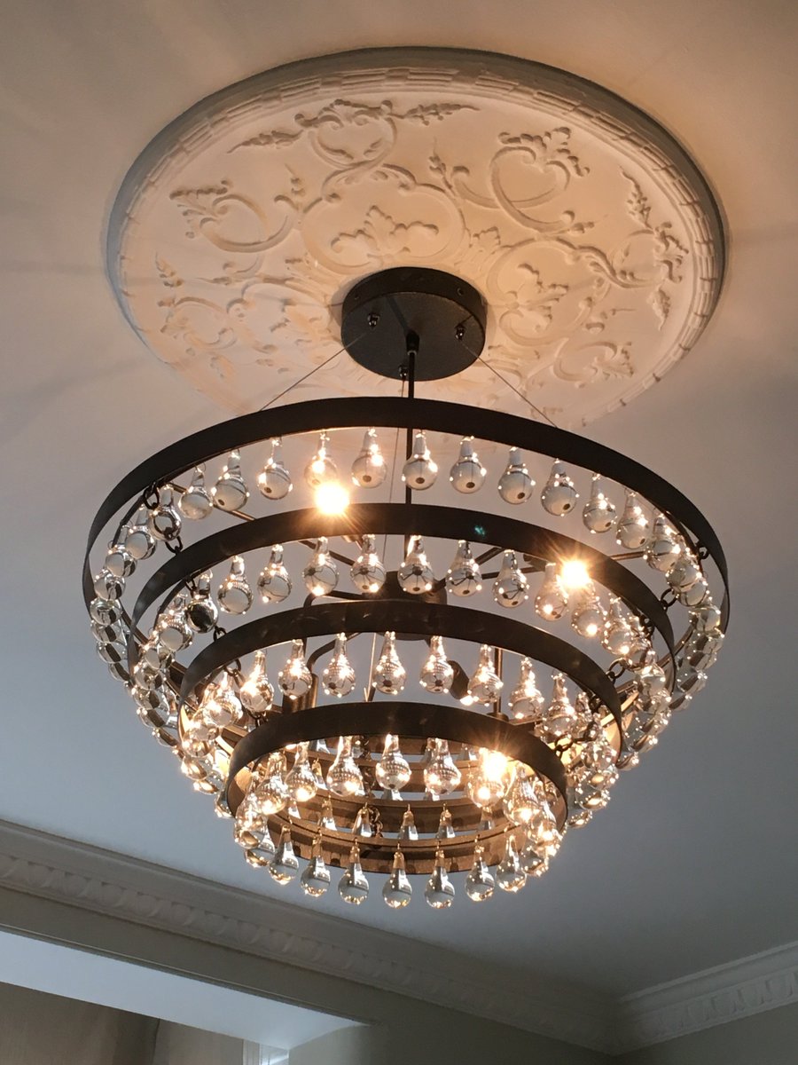 albanelectrical's tweet image. Plaster ceiling rose and heavy duty light fitting installed in #StAlbans You&apos;ve got to love a crystal droplet, or 126! #FeatureLight #electrician #qualitytakestime