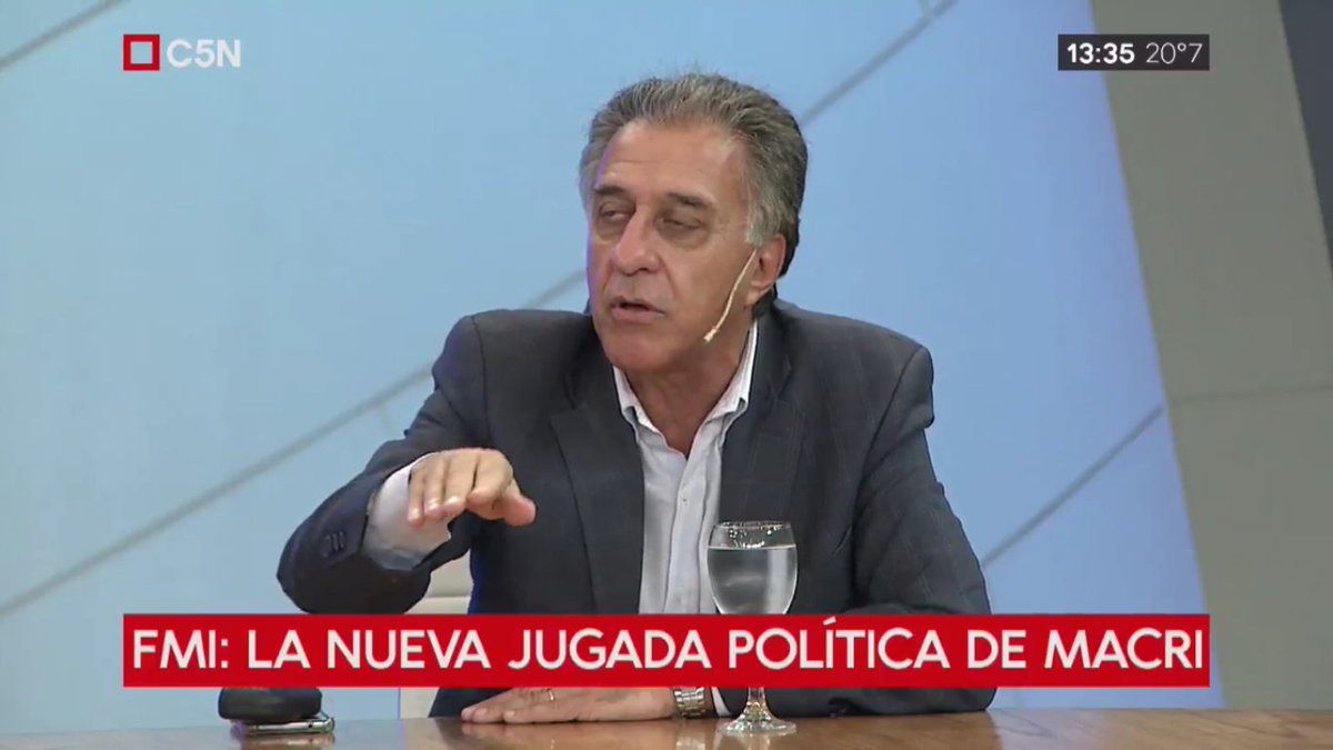 " Hay que nacionalizar los recursos naturales Aranguren liberalizó los combustibles. Ahora les pidió que los tenga quieto por 60 días y luego, aumento por mes. Es un escándalo. Son las contradicciones del gobierno. Su plan económico estalló. Hay que hacer un replanteo total."