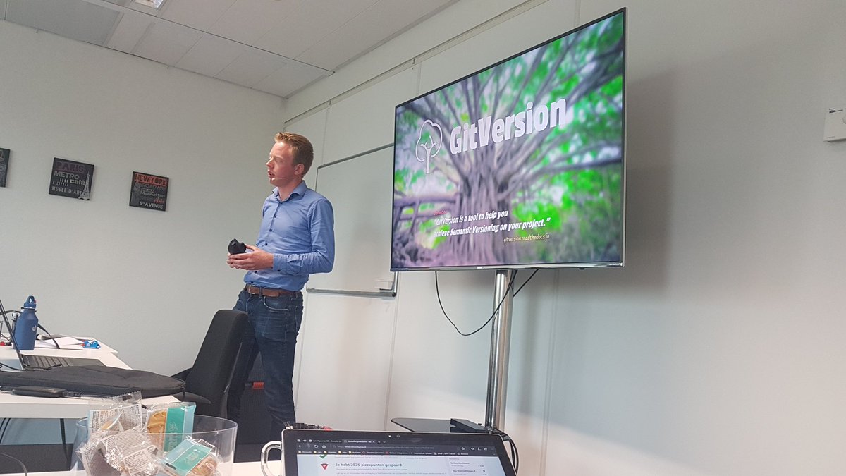 4Dotnet's tweet image. Sessie #1: Bier, Pizza en #gitversion @4DotNet door @HermanCordes #versioning #cicd #ContinuousDelivery #Git