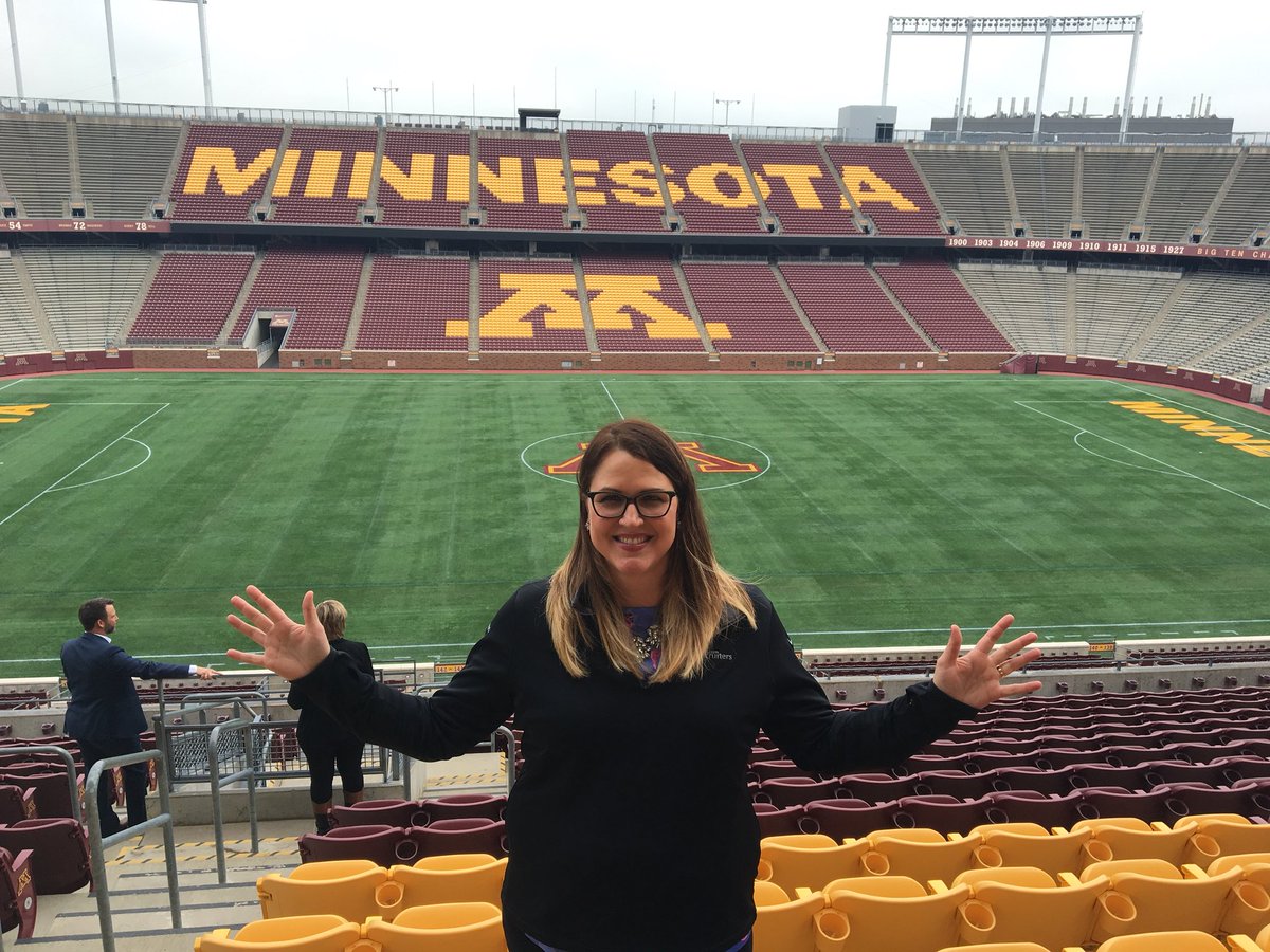 tarastorms's tweet photo. MN Recruiter event with 400 recruiters from all over the twin cities. #mnrec https://t.co/xD39rYi4dr