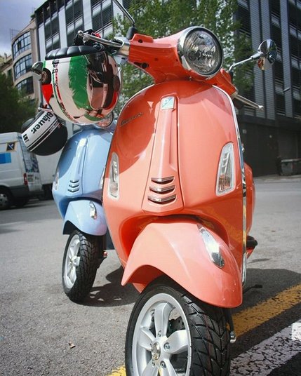 TotMotoBcn's tweet photo. La calor de l'estiu s'acosta i nosaltres l'afrontem amb estil. 🛵
I tu? 😎 #totmoto #vespa #totmoto_bcn #motobarcelona #barcelonamoto #concesionario #scooter #scootering #scooterist #moto #motolife #motorcycles #motorbike #motorcycle #barcelona #barcelonacity https://t.co/2X6aunzRhF