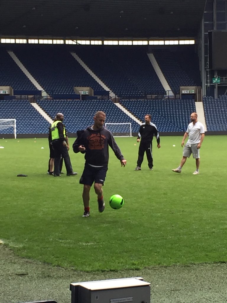SmethwickWMP's tweet photo. We have arrived at the Hawthorns for #LTKD @AtYouthSandwell @KickOffAt3 Tournament we are ready to go...also PS Steatham trying his skills looking for a trial 😊 teams getting briefed on rules @SWPartnerships @WBAFoundation @WBA @WMPolice @PCTreasureWMP https://t.co/HJbSkalst7