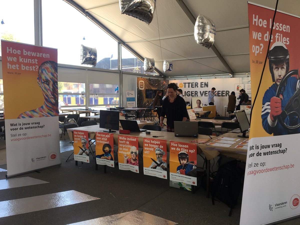 Klaar voor het verzamelen van zoveel mogelijk vragen voor de Wetenschap bij kinderen en jongeren #and&amp;play <a href="/vraagvdw/">Vraag voor de wetenschap</a> <a href="/levuur/">LEVUUR</a> #treecompany