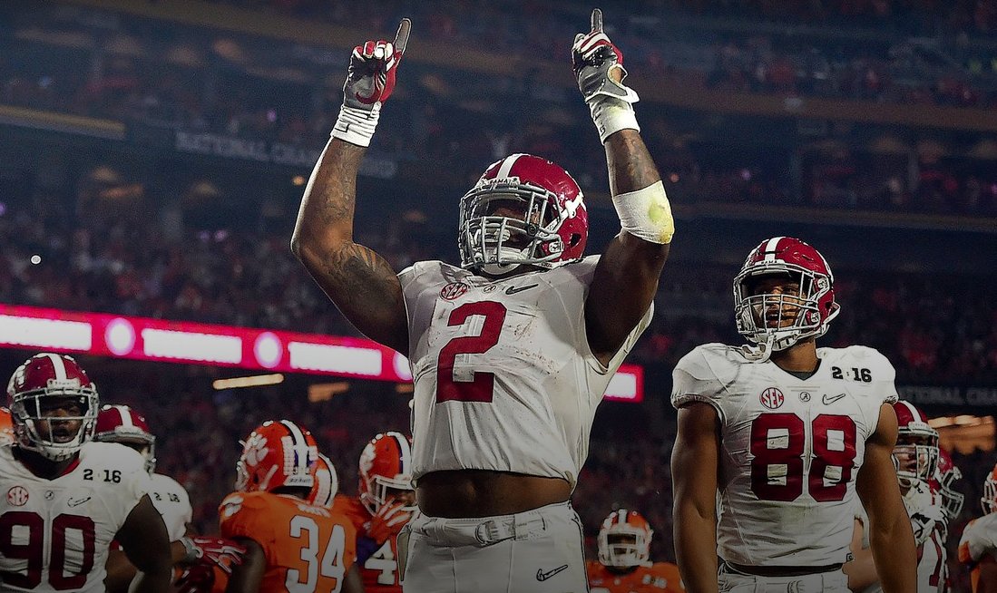 "Well, Grandma … I want you to know that I did it." - #Heisman winner <a href="/KingHenry_2/">Derrick Henry </a> graduated Friday. His <a href="/PlayersTribune/">The Players’ Tribune</a> letter → ow.ly/tiql30jS8Hh #WhereLegendsAreMade #BamaGrad