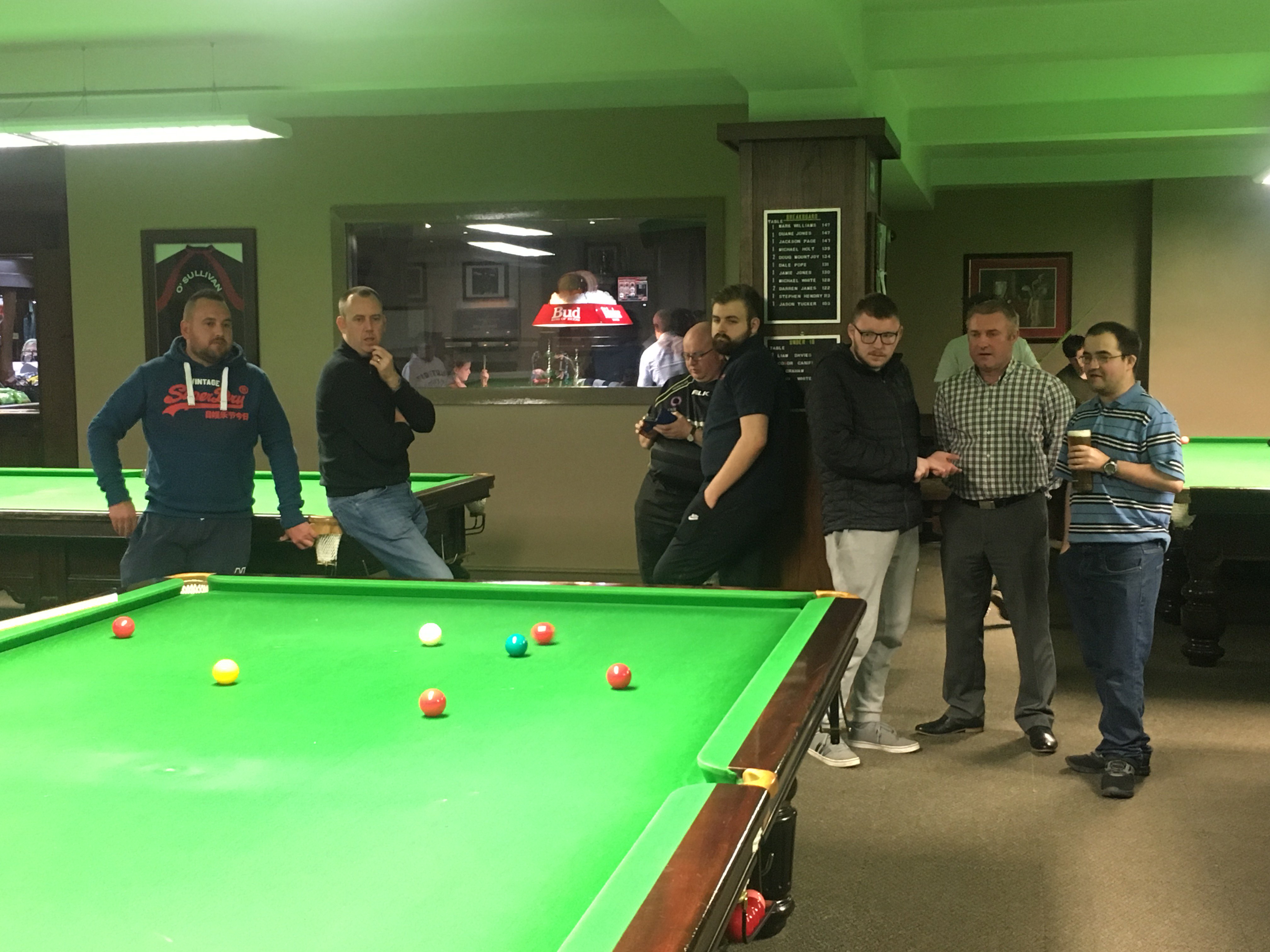 Itv Wales News On Twitter Relaxed Fully Clothed And Back At His Home Club In Tredegar Snooker World Champion Mark Williams Is Waiting To Appear Live On Itvwales At 6pm Https T Co Gwxzj1gt01