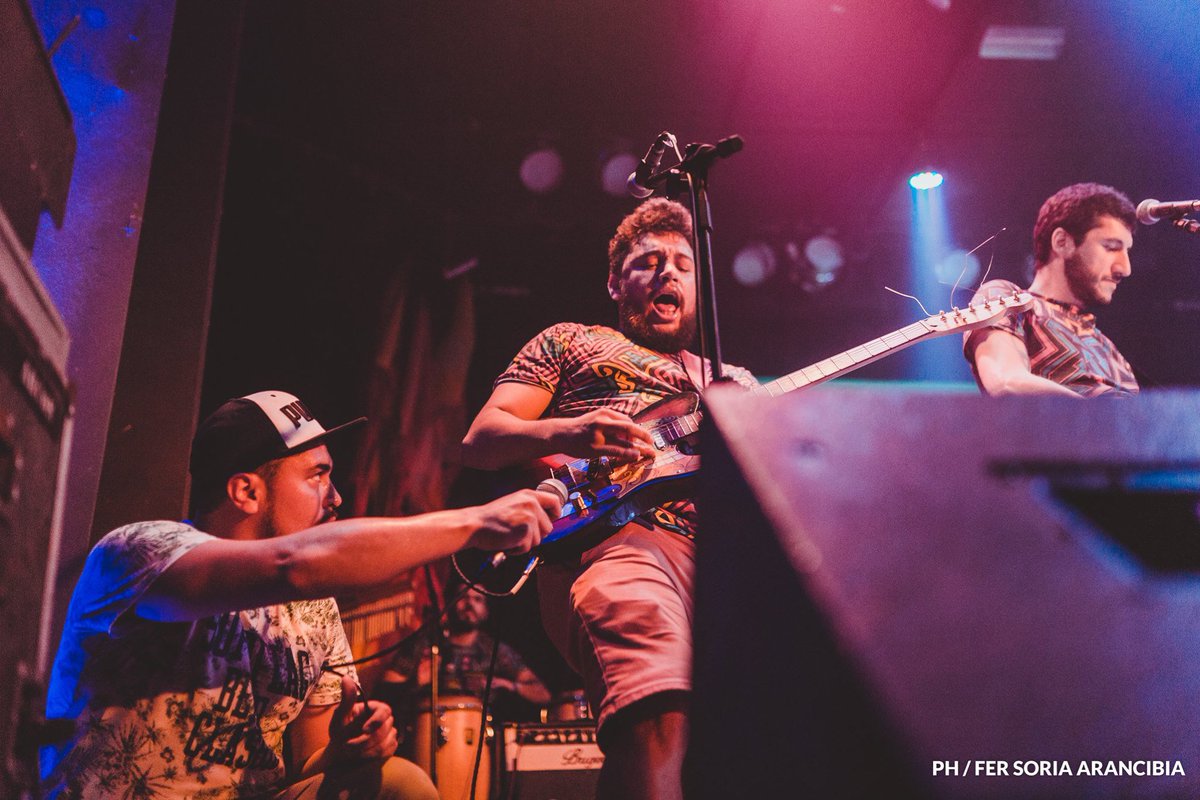 Que retumben los conos de los parlantes con el sonido Rock Surf Latino de las seis cuerdas de <a href="/blacksilvio/">Silvio Castillo</a> padre king varon viril de las guitarras !