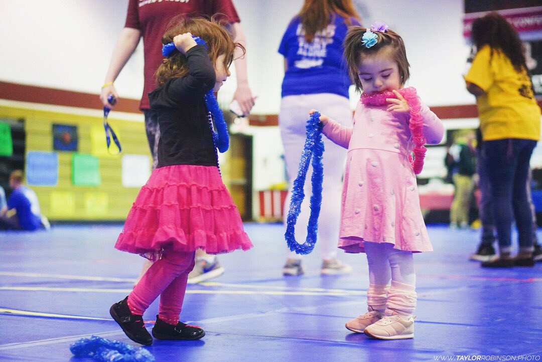 learningwith3rd's tweet image. In case you are feeling overwhelmed with finals, graduation and life in general, here’s a picture to remind us to appreciate the little things. #muchkins #MolloyTHON2018 #molloylife