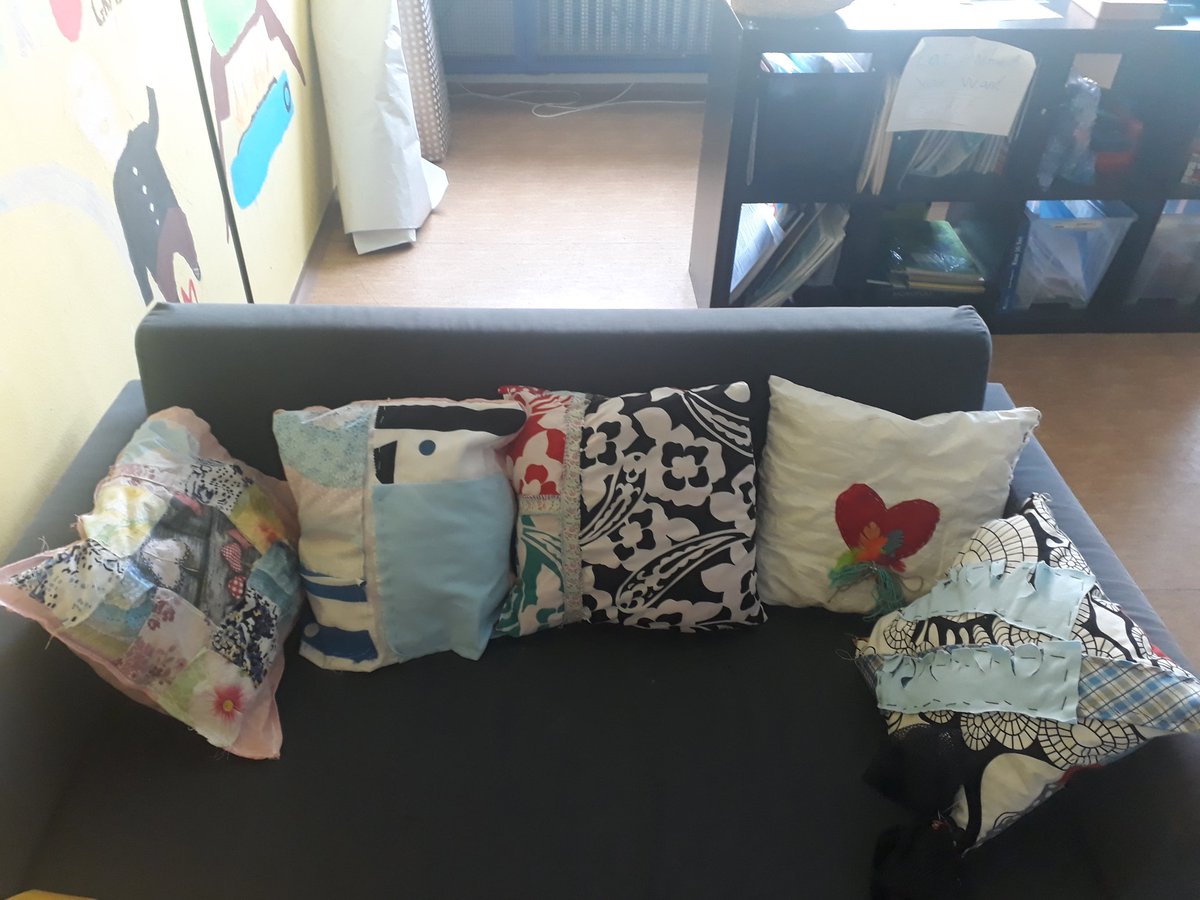 CMckells9's tweet photo. Students are in charge of decorating the classroom! Love the new pillows the year 6 created in art class. Can't wait to see the rest of their interior design plan in action. #isob_school #makerspace #pyp #InquiryMindset @LFlemingEDU https://t.co/YwVWlVEG61