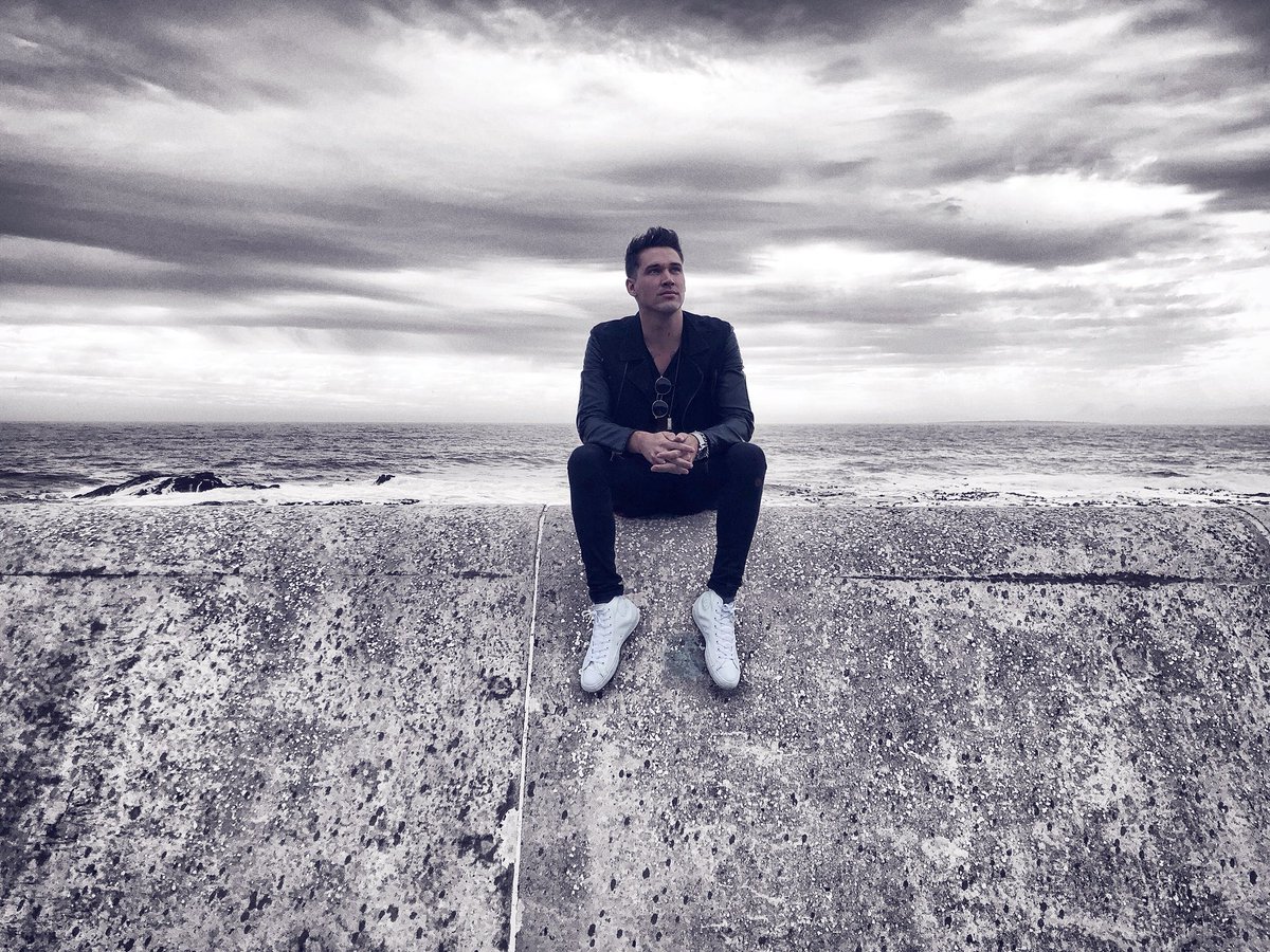 JethroTaitMusic's tweet image. Catch me on @expressoshow on @SABC3 tomorrow morning between 6am and 9am. I’ll be performing “One For The Books,” an acoustic version of Running Wild and my version of @Camila_Cabello ‘s Havana. Set your alarms and please tune in! 🙏🏻🖤