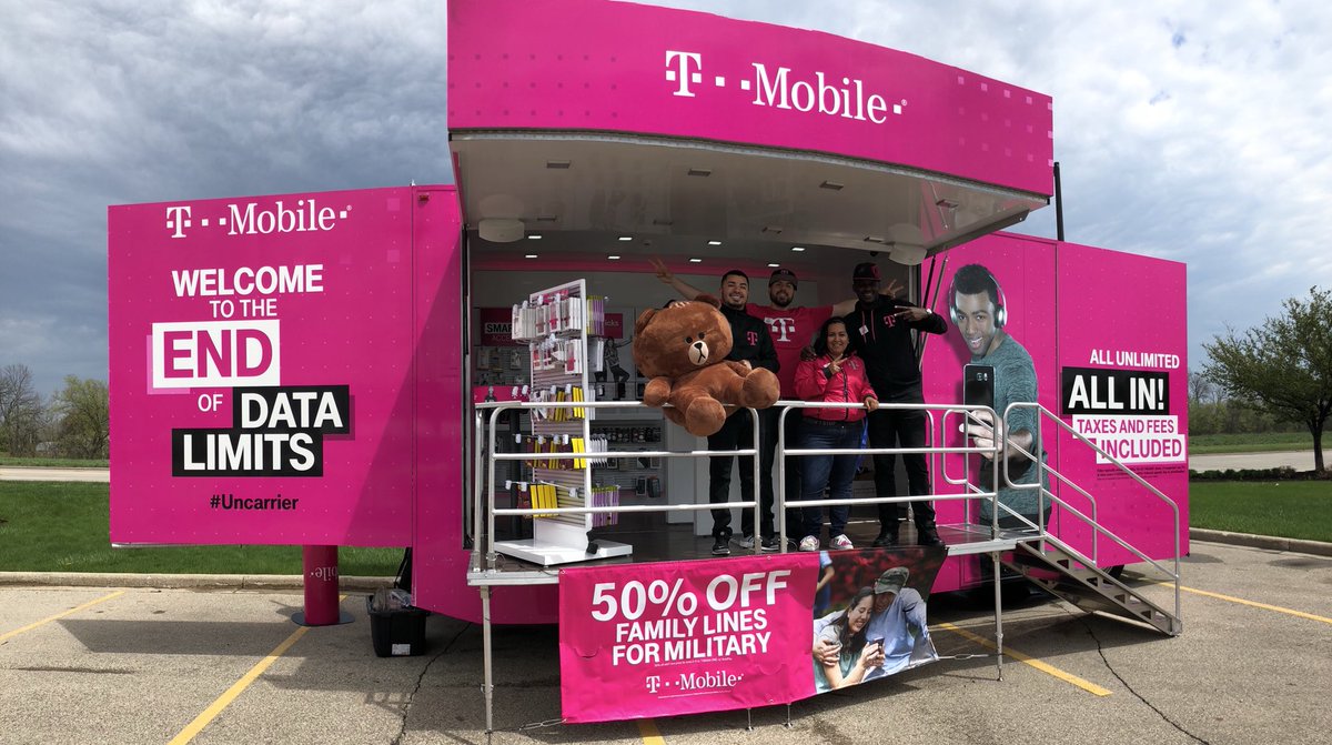 Come visit this awesome crew today at 2719 18th St. Kenosha, WI. Ditch your basic carrier and join the #UnCarrier. Tell your Military friends and family we appreciate their service and we have their back. 50% off Family lines for all Military. #MobilizeForService