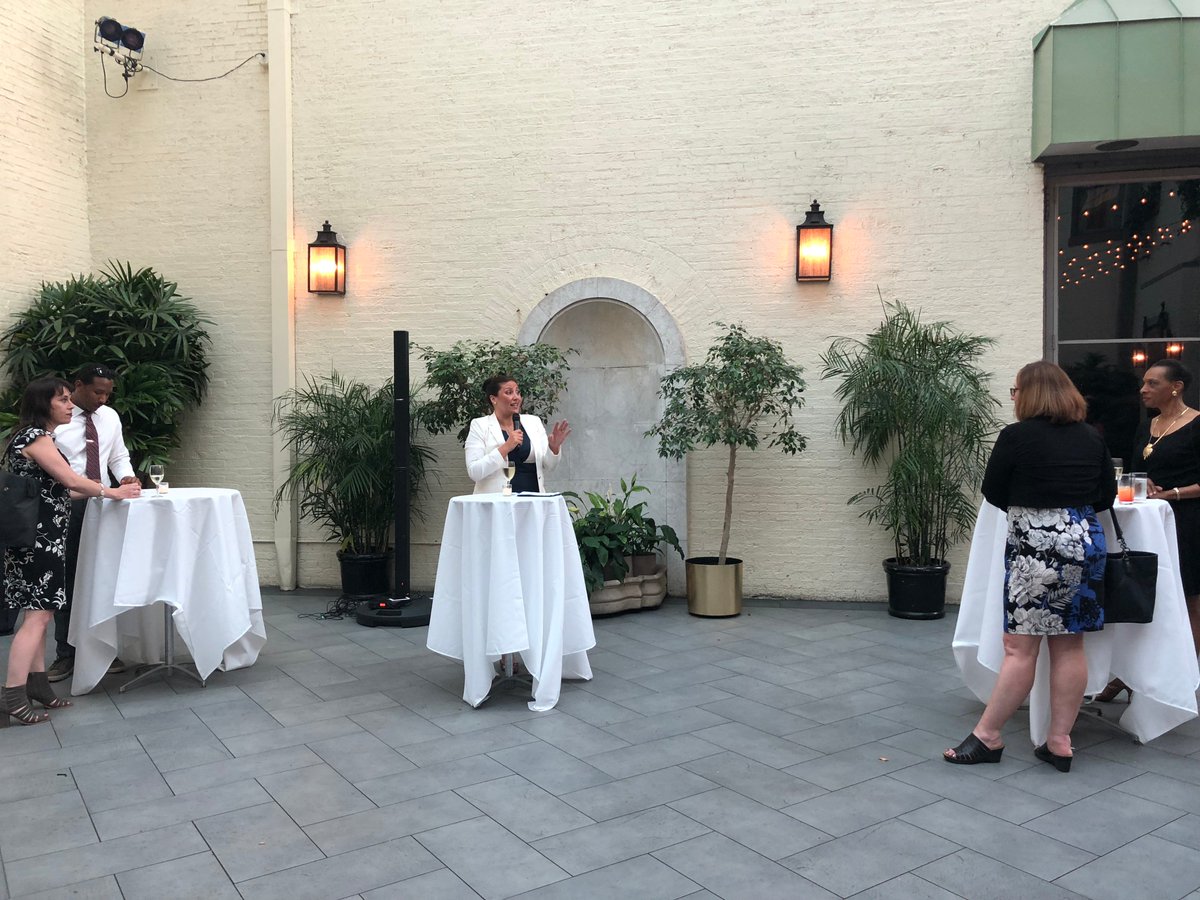 Our colleague, Daniel Parra, had the opportunity to meet with <a href="/SOSMaryland/">MDSecretary of State</a> <a href="/Luis_E_Borunda/">Luis E. Borunda</a> at <a href="/MDHispanicCC/">MD Hispanic Chamber of Commerce</a>'s event today!