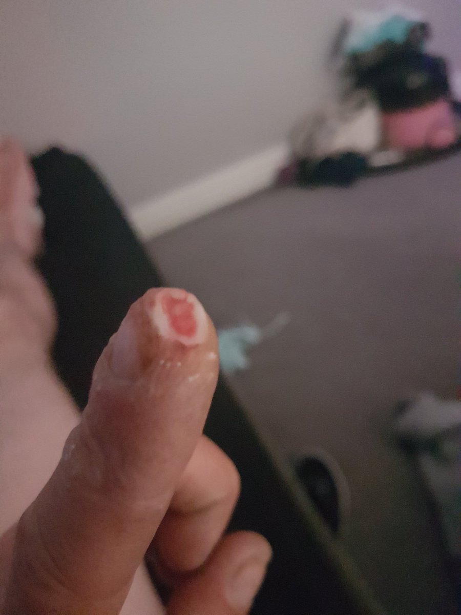 bchy86's tweet photo. Stanley knives are dangerous 🤣🤣 https://t.co/7EM8QUcPJ8