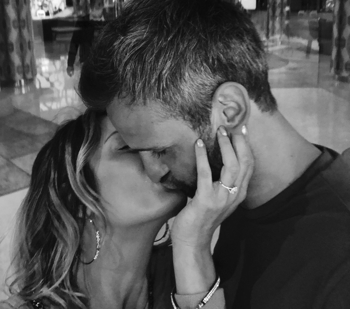 JodiEllenMalpas's tweet image. Easiest question I've ever answered 💘🍾#MarryMe #Yes