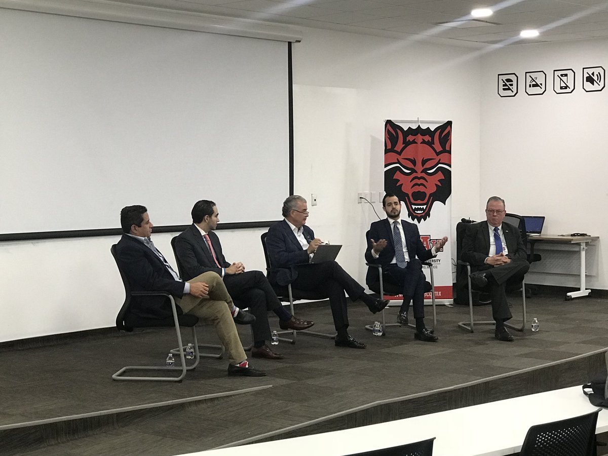 Irma_gut's tweet photo. Evento “Círculo Virtuoso de Capital” #CTN #IntermediaciónFinancierayBursatil @IMEF_CDMX #Querétaro #ArkansasStateUnivetsity @IMEFOficial https://t.co/tDfRcx5gsP