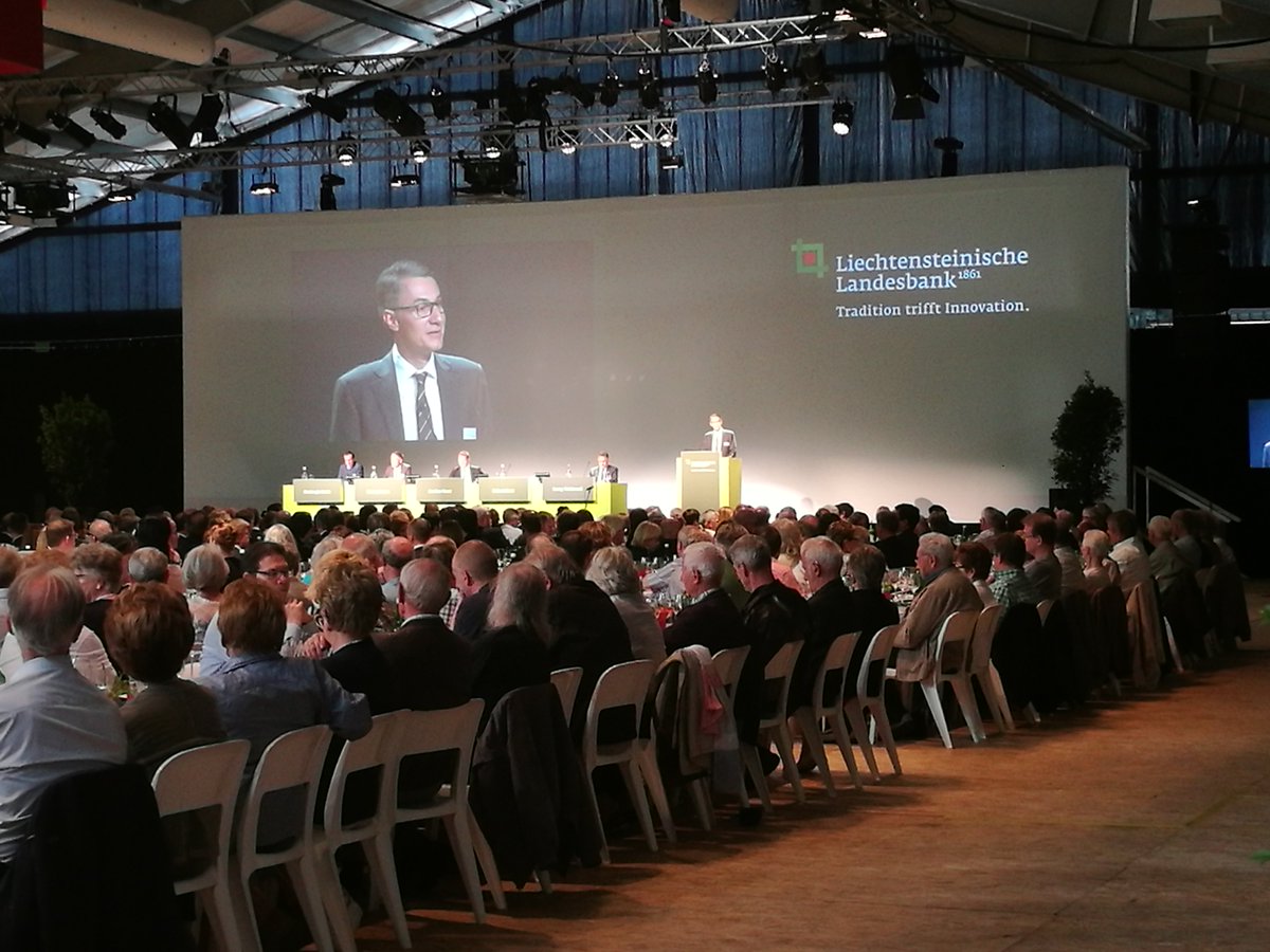 LLB_AG's tweet photo. "Die Übernahmen der Semper Constantia Privatbank AG und der LB(Swiss) Investment AG sind ein Quantensprung in der Umsetzung der Strategie StepUp2020." Group CEO Roland Matt zur Bedeutung der Akquisitionen der LLB-Gruppe in Österreich und der Schweiz. #Generalversammlung #LLBAG https://t.co/KT2RQWgEGQ