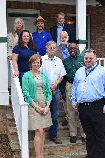 LCPSOfficial's tweet image. . @MonroeTechLCPS Dedicates 10th House, lcps.org/site/default.a… #LCPS #Loudoun