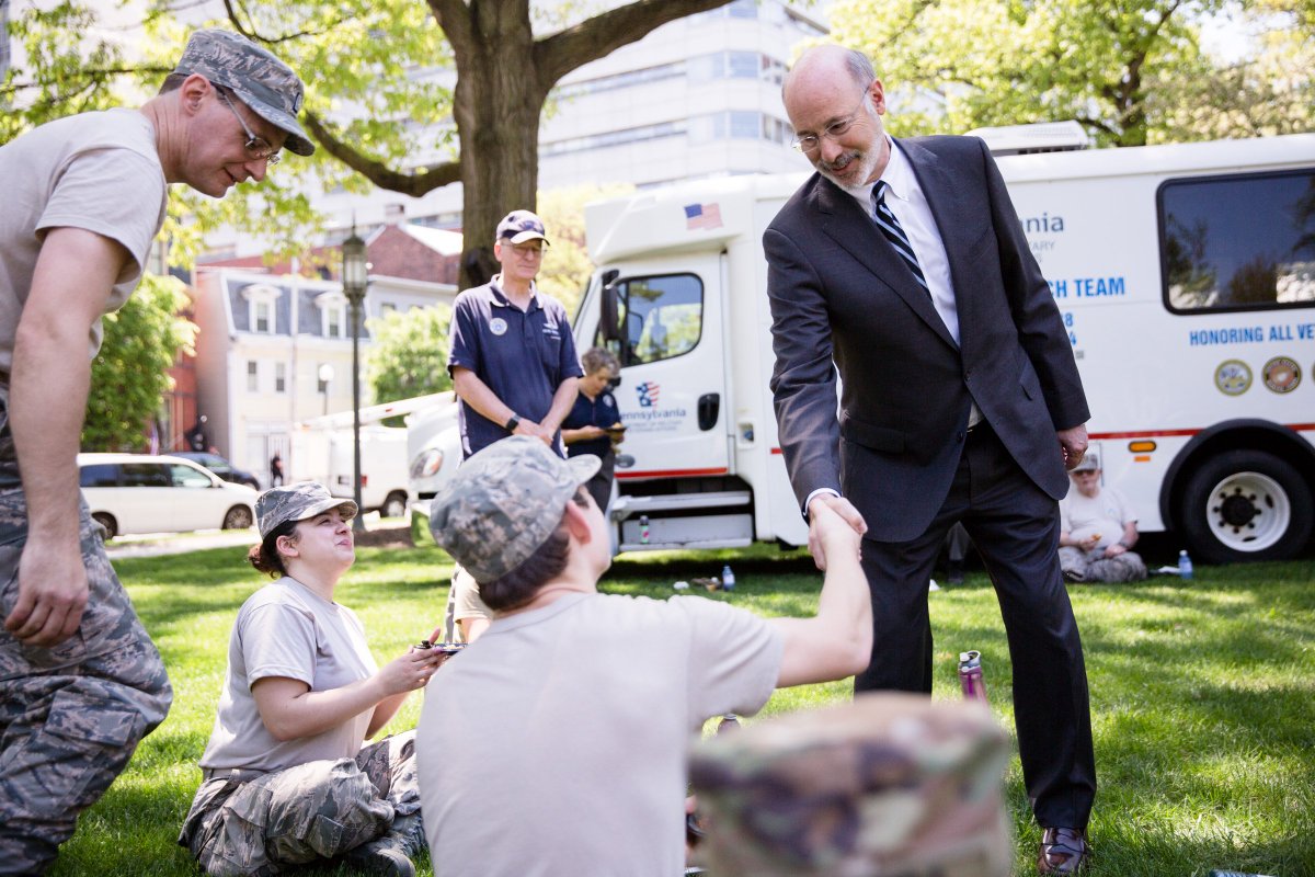 Photo of Governor Wolf shaking hands with PA National Guard