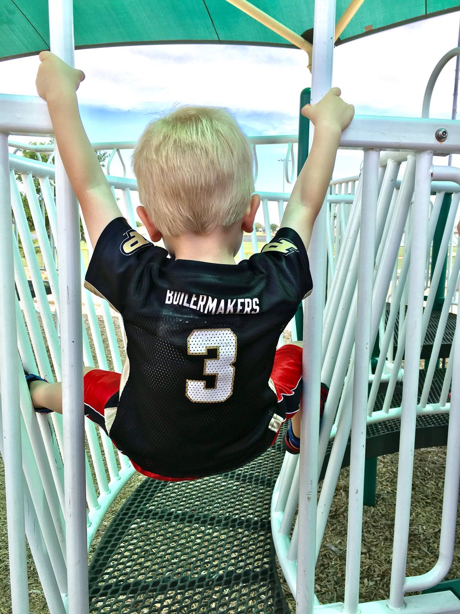 bhyland's tweet photo. Hanging with @brightonhyland #dadlife https://t.co/DW8Cx7ByFH