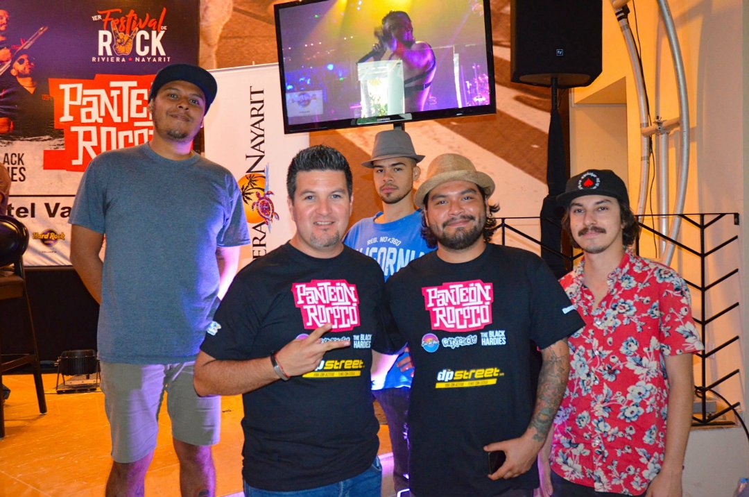 riv_nayarit's tweet image. 1st #RivieraNayarit #RockFestival
June 9, 2018 / @HRHVallarta concert venue 
With the participation of Mexican band @RococoTweets as the headliner, plus 3 local bands: #SalDeMar, @Renglon and #TheBlackHardies
blog.rivieranayarit.com/2018/05/1st-ri…
*
#WednesdayWisdom #Music