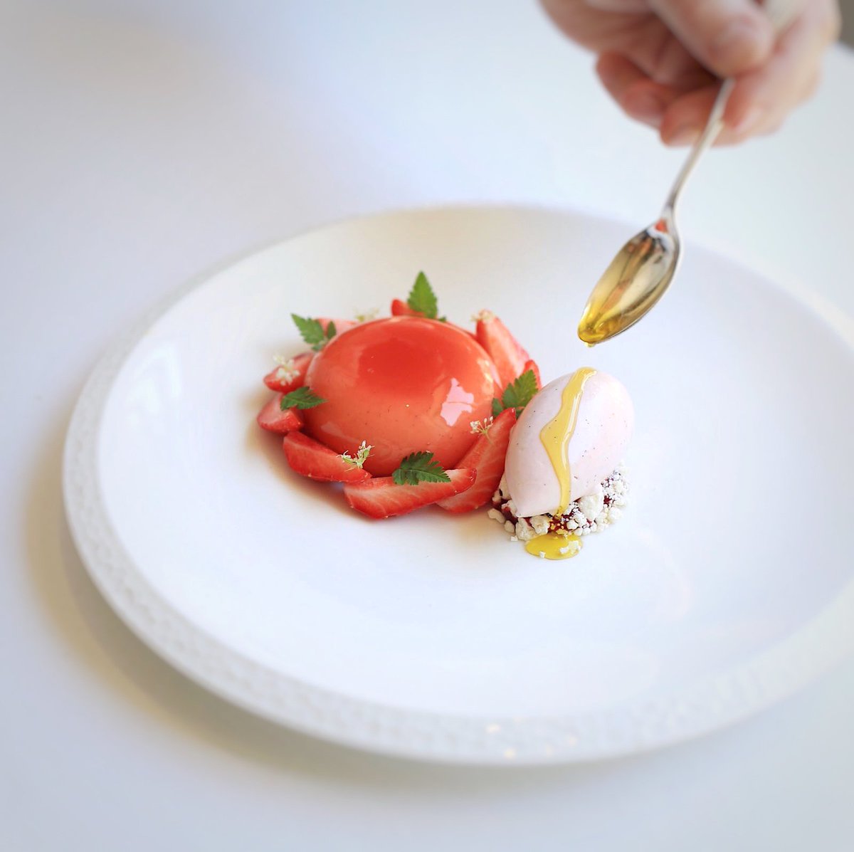 petrus's tweet photo. Gariguette Strawberry delice, olive oil and sweet cicely. A dish as beautiful as it is delicious. #PetrusRestaurant https://t.co/TRcJ6I9EoF