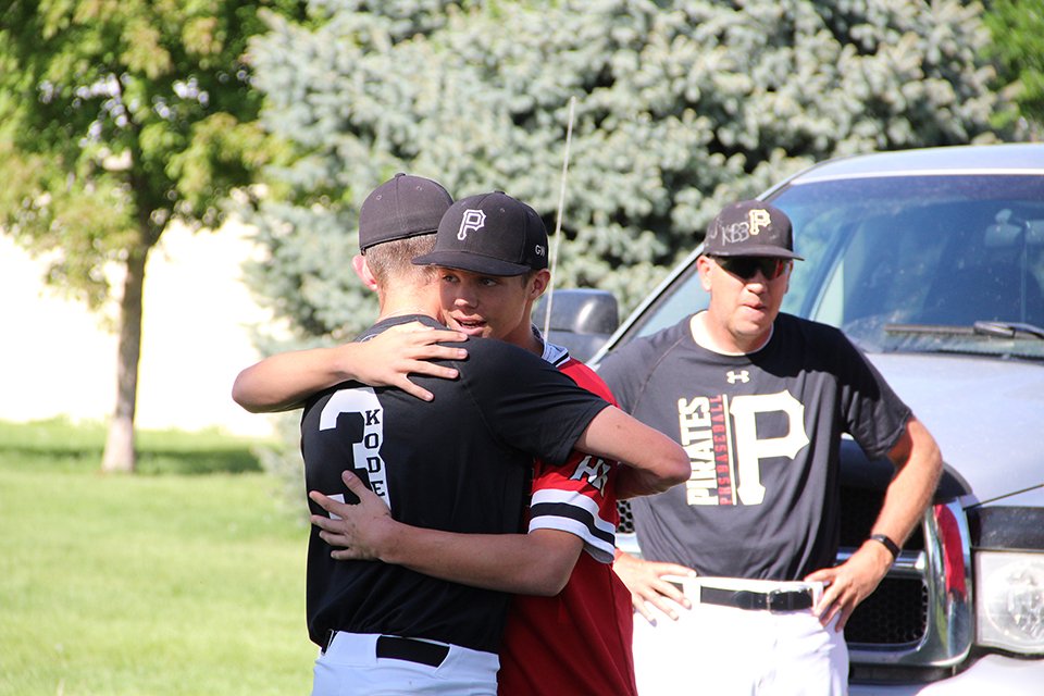 NikStreng's tweet photo. @BaseballPayette Kodee Bennett also met with @fruitlandhs players before the game. He was announced as a member of the starting lineup and stood for the national anthem with his @BaseballPayette teammates on the baseline. #idpreps https://t.co/GPAAQjGVdE