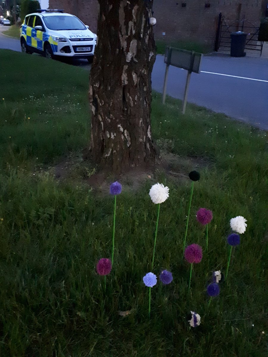 SouthamCops's tweet photo. Hello #BishopsItchington we liked seeing your #yarnbomb items around the village as we were on patrol this evening #ruralmatters @WomensInstitute https://t.co/knY42tuUsl #votesforwomen https://t.co/uxQKVHQEYB