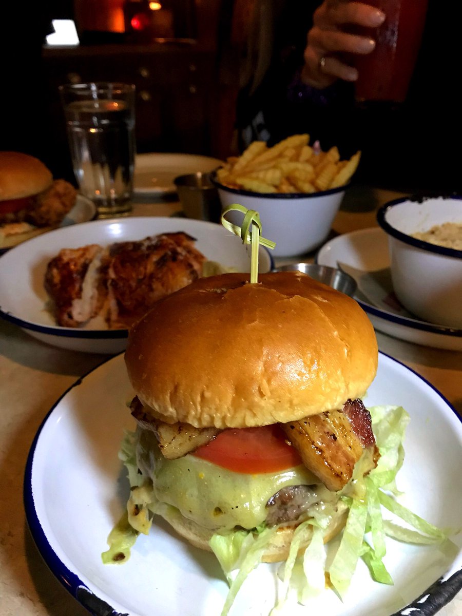I’m in burger heaven at @dirtyburger @ChickenShop Balham 🔥 #Burgerlover #LondonBurgers