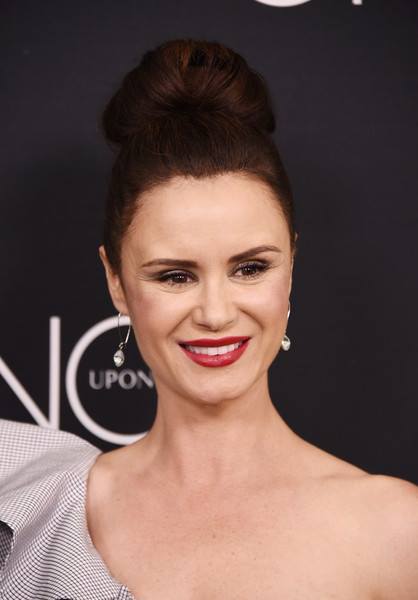 OncersItalia's tweet photo. Come dimenticare l'algida Fata Turchina/Madre Superiora, con il sorriso di Keegan Connor Tracy? https://t.co/kw2Wnso1oj