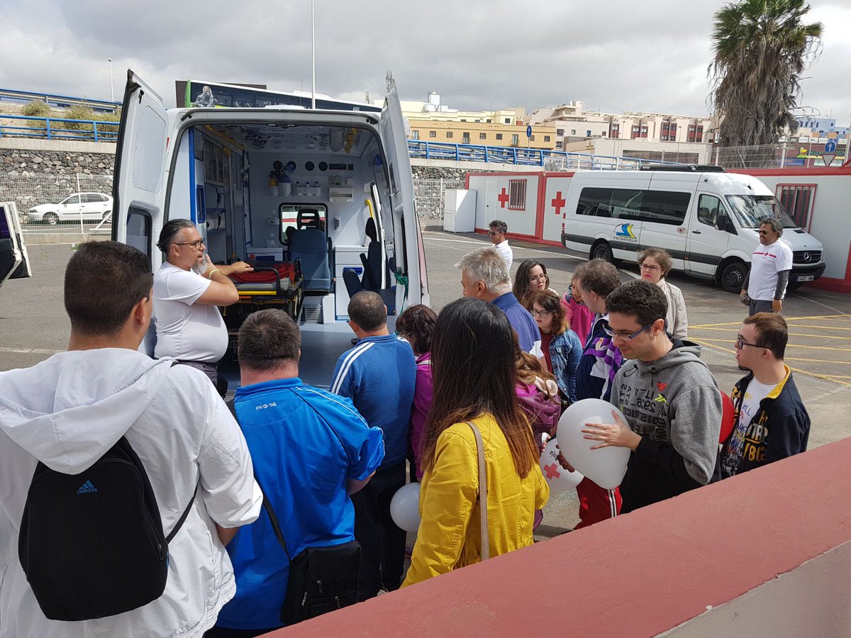CruzRojaProvTfe's tweet photo. En #ACAbona, hoy visita de los Usuarios de #Prominsur en el marco de la Jornadas de Puertas Abiertas #DíaCruzRoja https://t.co/HDToNTnGpS