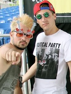 onlyrushs's tweet photo. A duo
#RisingStar #HeffronDrive https://t.co/YfsnOwaLbY