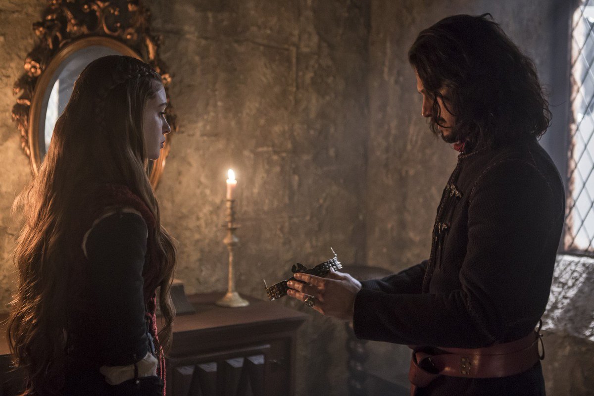 Pin By Evelyn Melo On Deus Salve O Rei Dark Brown Hair Trion Lily