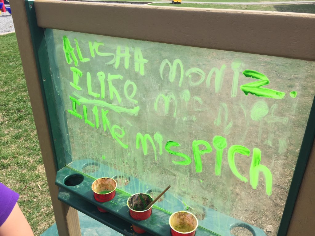 Painting sentences. #tldsbkteach #TLDSBlearns <a href="/Grandview_PS/">Grandview PS</a>