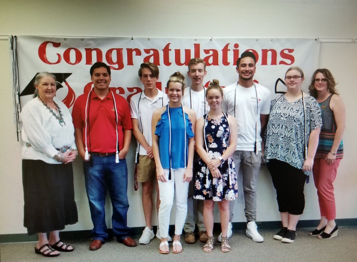 drugfreegville's tweet image. Shattered Dreams 2018
GHS Graduates