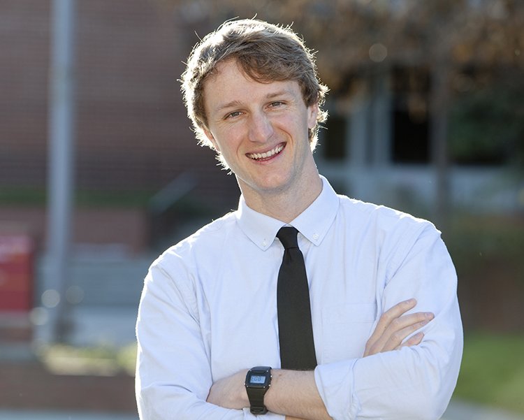 USCBKNPT's tweet photo. Meet the Graduates: Luke Snyder DPT ’18 combines care and rigor in his studies and life, making him one to watch. #USCGrad #USCBKNPT #USCDPT ✌️🎓 https://t.co/vaRBzv7iLs https://t.co/1Izwb5HsCp