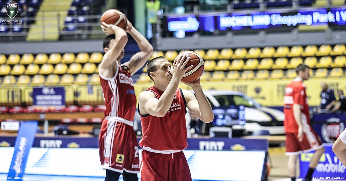 PallVarese's tweet image. 👊 Tutto pronto al PalaRuffini, siete pronti biancorossi? 🏀 #TorVar #GOVARESE