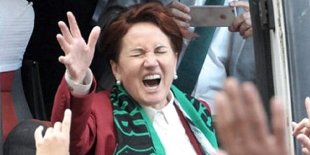 VatanseverTweet's tweet photo. @meral_aksener Kocası komünist, oğlu gezici, kendisi fetöcü, sorsan milliyetçi. #KimlerKimlerleBeraber T A M A M değil DEVAM #DEVAM https://t.co/4Wh5Gn31Up