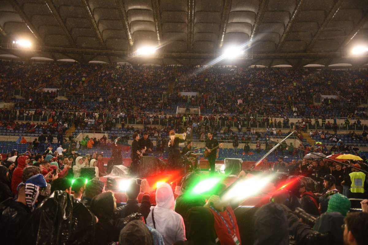 La carica di <a href="/noemiofficial/">Noemi</a> nella sua esibizione di fronte al pubblico dello Stadio "Olimpico": ormai è tutto pronto per la #FinaleTIMCup! #TIMCup #JuveMilan