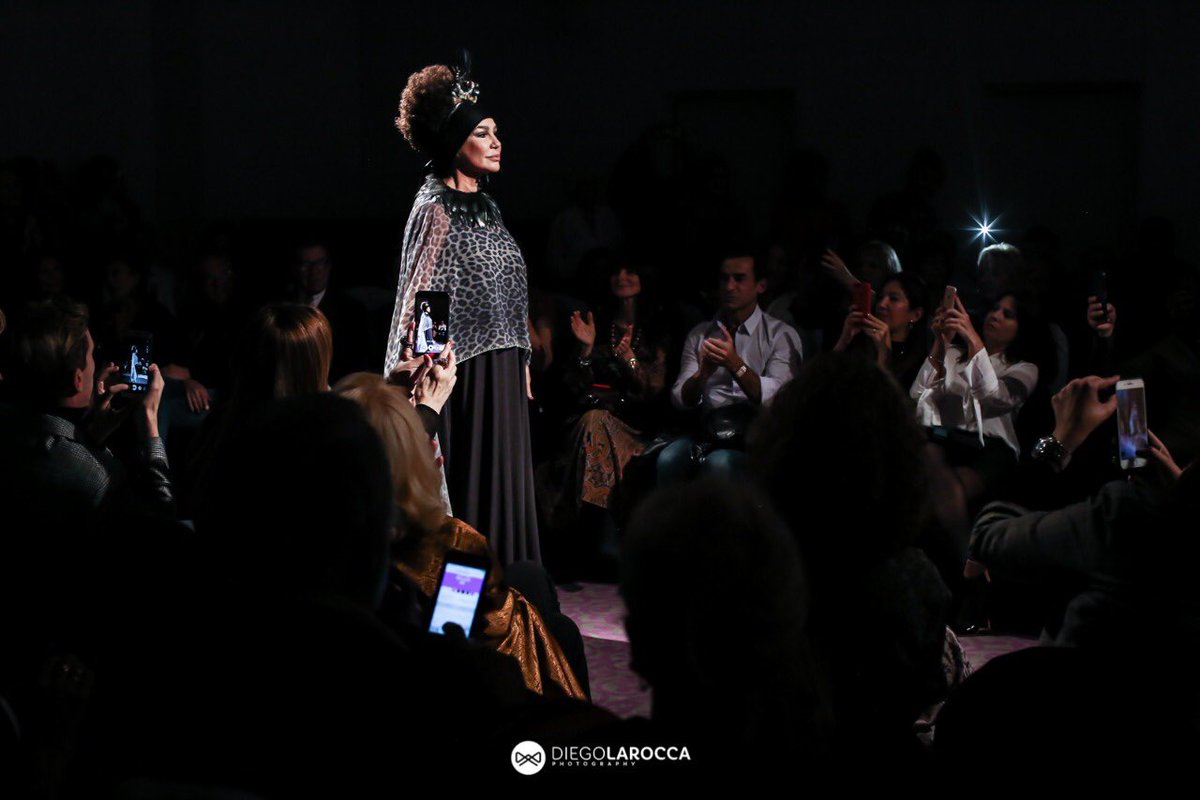 morafurtadook's tweet photo. Desfile Leonardo Salanitri ✨ https://t.co/gLXDVH7CSI