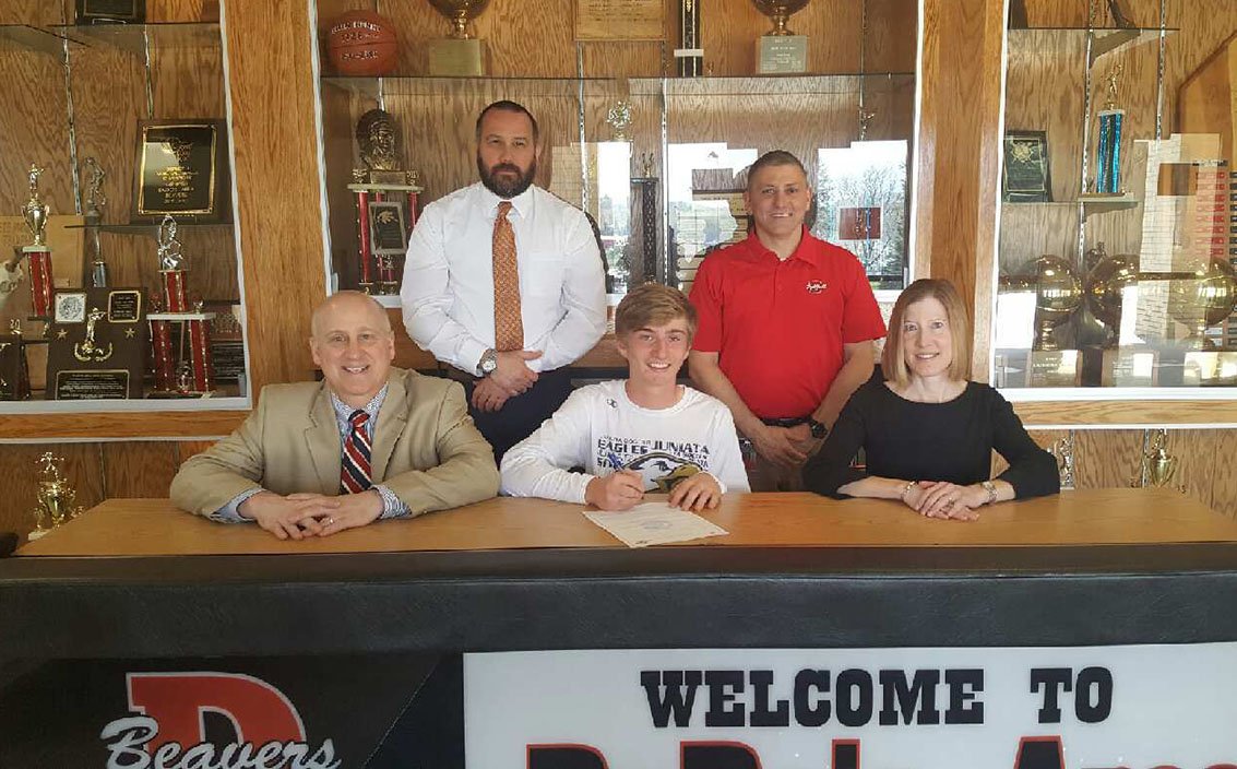 DASDBeavers's tweet photo. DAHS senior Jack Mohney signs his letter of intent to play soccer at Juniata College. Congrats Jack! #BeaverPride https://t.co/MnfgCihiTz