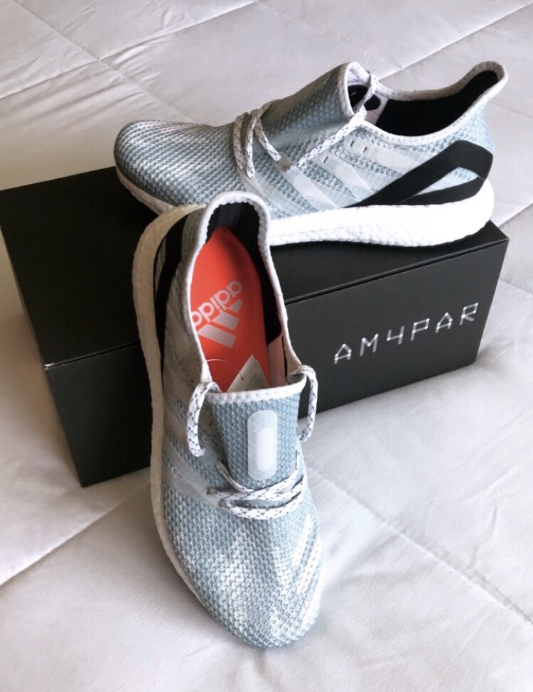 BoostGoddess's tweet photo. 🤗 bought myself some pretty new things...
#am4par #adidasstlt #adidaswomen https://t.co/ow141EseiC