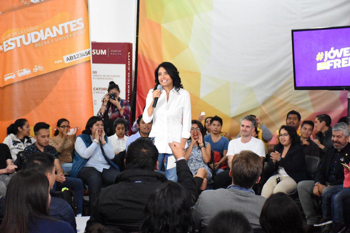 Ale_BarralesM's tweet photo. Mi objetivo al llegar a la jefatura de gobierno es claro: hacer de la #CDMX la jefa de todas las ciudades. #JóvenesAlFrente https://t.co/fWZqdNf58V