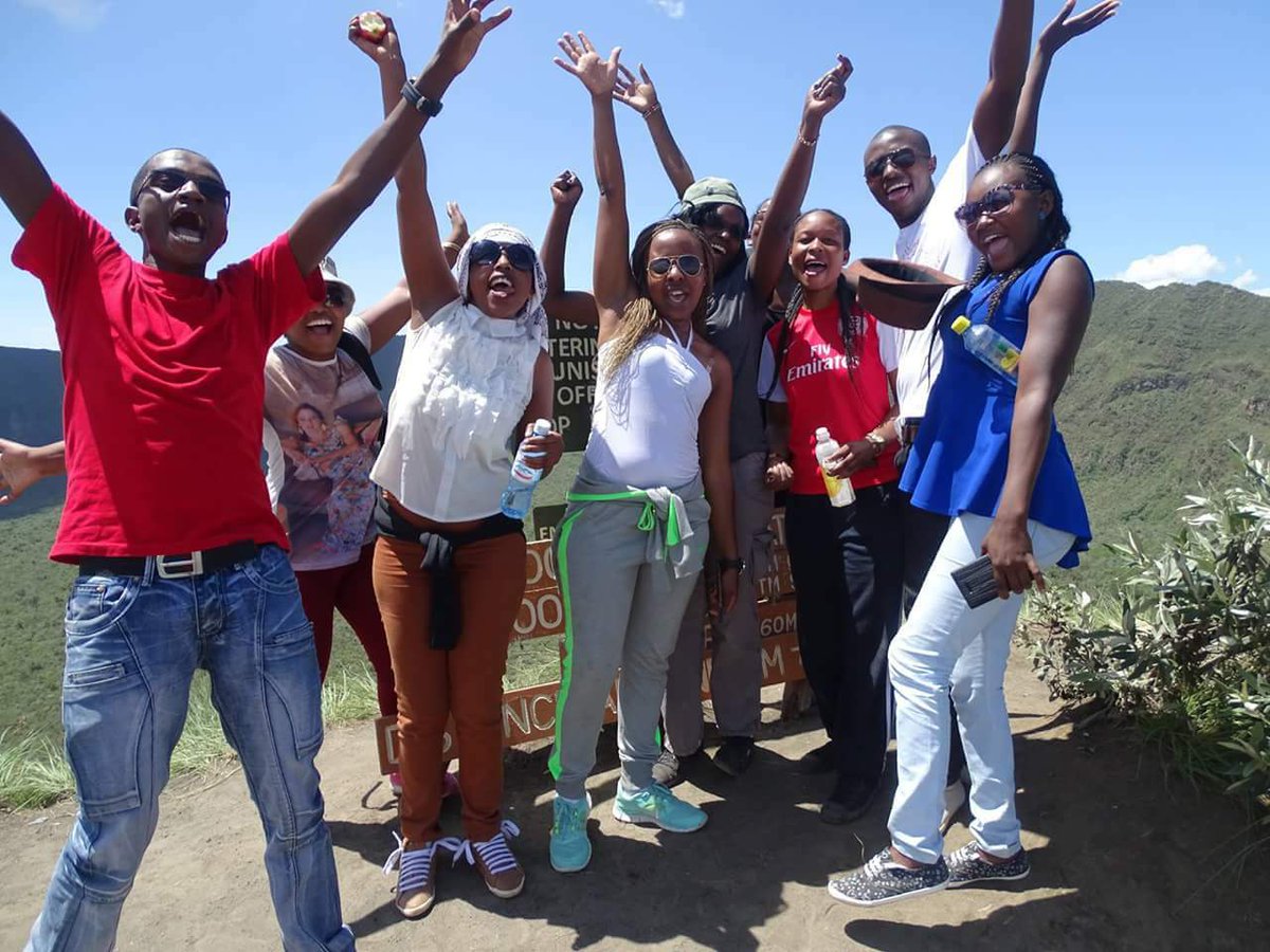 stellamarismega's tweet image. #RIPVal I will miss you~~~ my heart is sad but my memories full of fun, laughs, adventures, and mischief. See you on the other side.