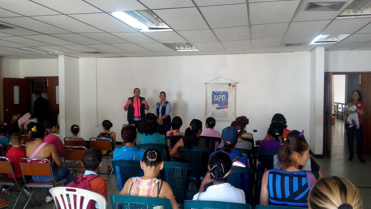 ddhhsucre1's tweet photo. #DGDDHH hoy 9 de mayo hace acompañamiento a DGDPD en Homenaje a las Madres en Conversatorio Cultivando Valores en la Familia. Promoviendo #DignidadYrespeto Proyectando al #SucrePotencia @SucreDPD @valdezflorangel @Hanthonycoello https://t.co/NBLaf6bufE
