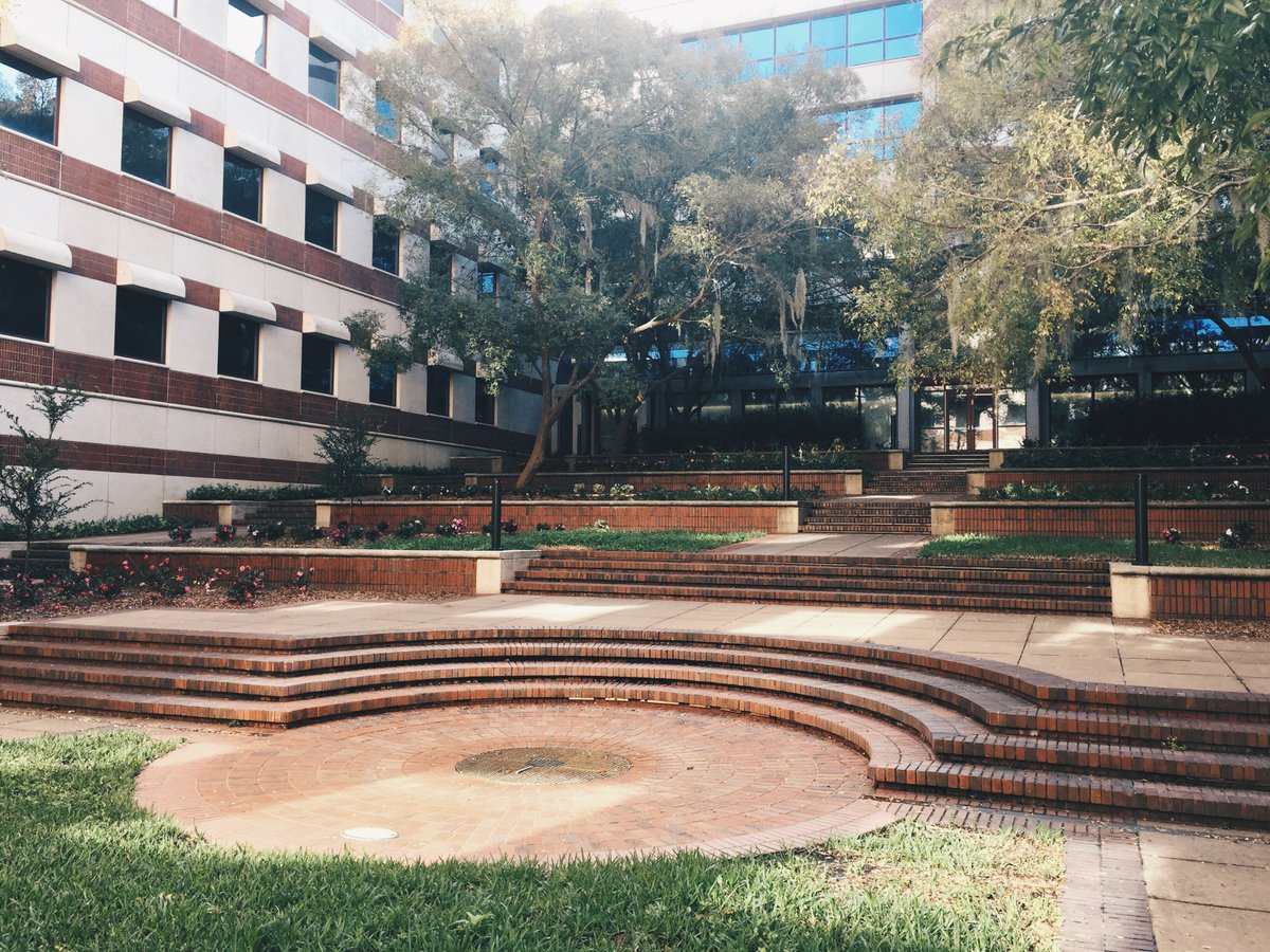 UFFacilities's tweet photo. Shoutout to our Grounds department who earned the Public Spaces Award from the City Beautification Board for the landscape enhancements at the Academic Research Building Courtyard for the UF College of Medicine. #WithEveryStep https://t.co/4UsKCM1QEi