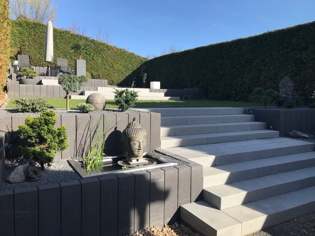 Eines unserer neusten Projekte! - Flächen eingefasst in Palissaden und dekoriert
Mehr gibts auf unserer Homepage: op-galabau.de
#Buddha #Architektur #design