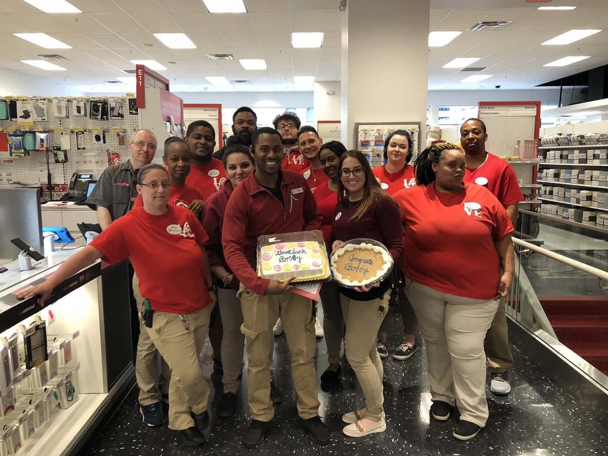 amanda_foschini's tweet photo. T3206 is excited and proud to promote talent! Wishing Bobbie all the best in his new role as APTL! Good luck at T3285! #oneteam #welldeserved  @nazie327 @JennaWalkerTGT @mekostandin https://t.co/IBCgtzH6eA