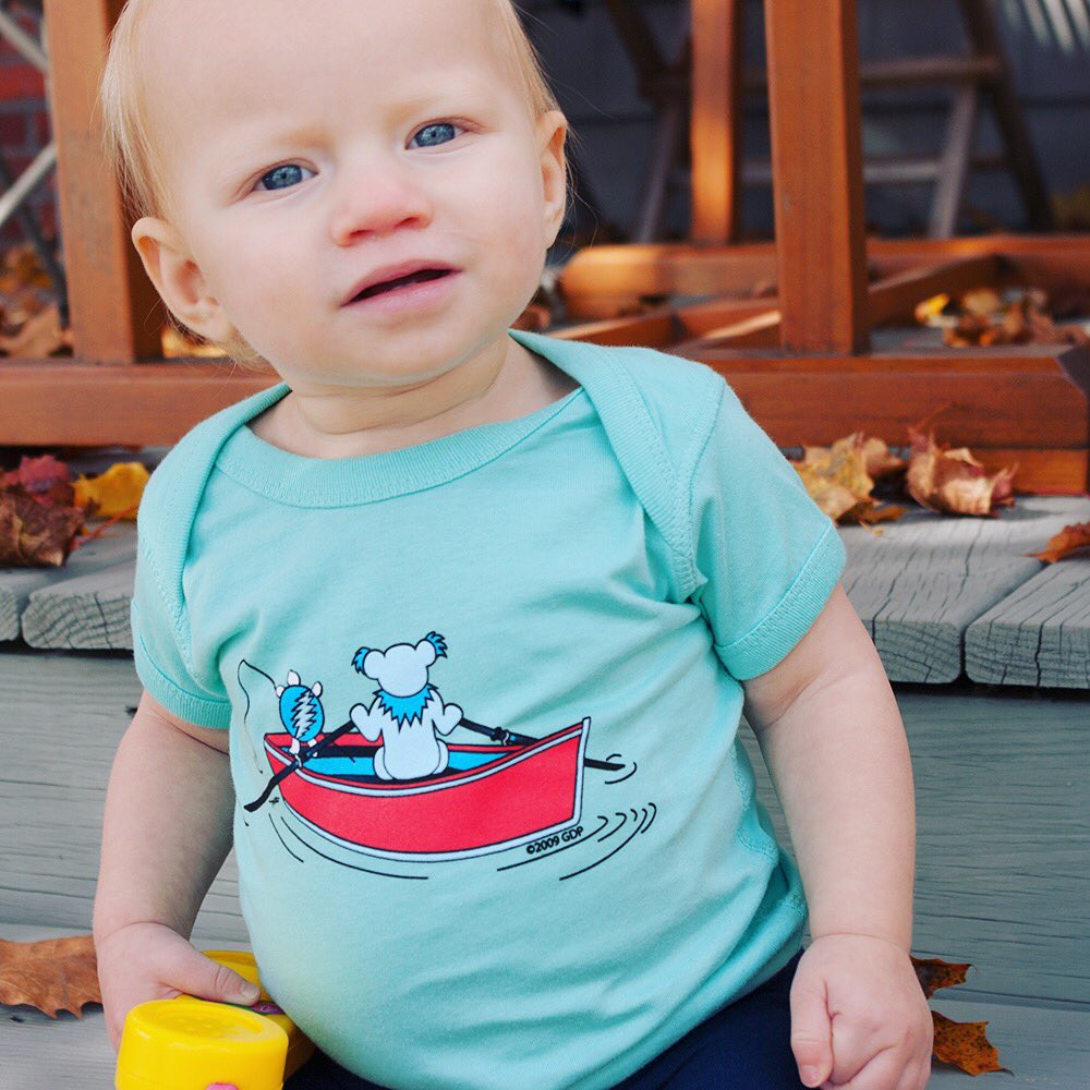 littlehippiellc's tweet photo. Baby belly⠀
⠀
🚣♀️🐻⚡️🐢🎣⠀⠀
⠀
#gratefuldeadbaby #littlehippielife #deadheadkid ⠀
⠀
Officially licensed by @gratefuldead. Art by @taylorswopeart. https://t.co/SgT6PZyLKw