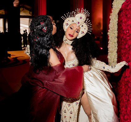 we stan two legends 😘😘😘  <a href="/NICKIMINAJ/">Nicki Minaj</a> <a href="/iamcardib/">Cardi B</a>