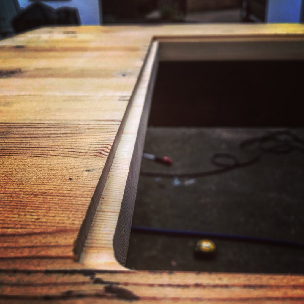 fluidplayuk's tweet photo. Table all routed out ready for the toughened glass. #retrogamers #fluidplay #gamersunite #retrogamersunite #arcadetable #arcademachine https://t.co/8a4H0GOCIV